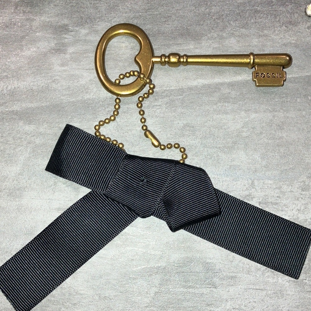 Fossil key handbag accessory​
